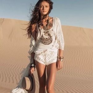Spell Vintage fleetwood crochet shorts size small (AU size 8)